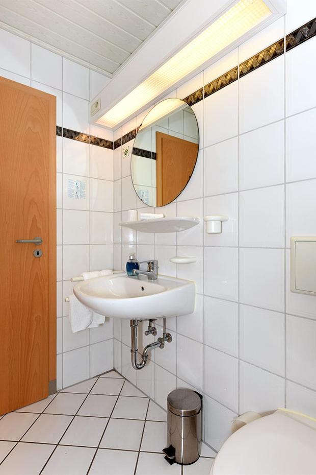 Hotel Garni Poggenstool ノイハルリンガージール エクステリア 写真